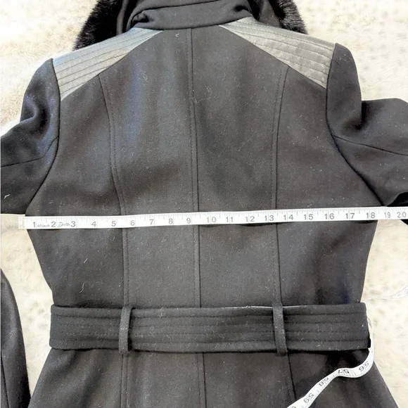 Via Spiga Black Trench Coat with Faux Fur Collar - Picture 3 of 10